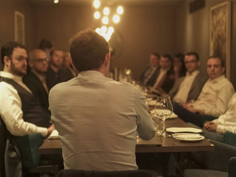 insidedb-long-dining-table